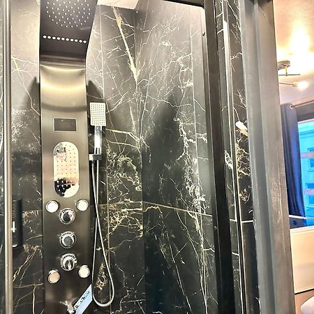 G Eighty Four Aparthotel London Bagian luar foto