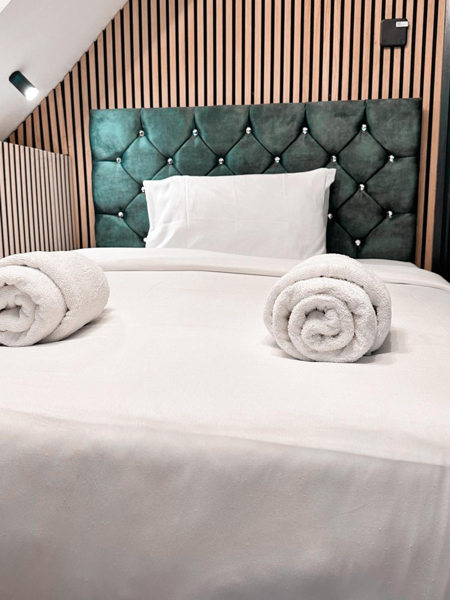 G Eighty Four Aparthotel London Bagian luar foto