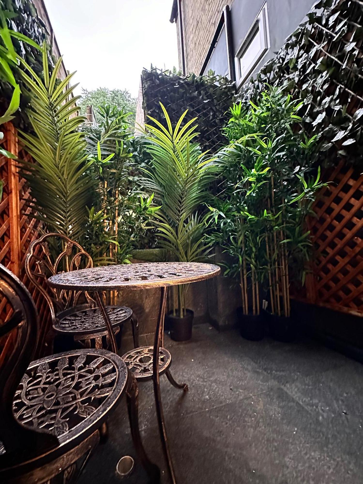G Eighty Four Aparthotel London Bagian luar foto