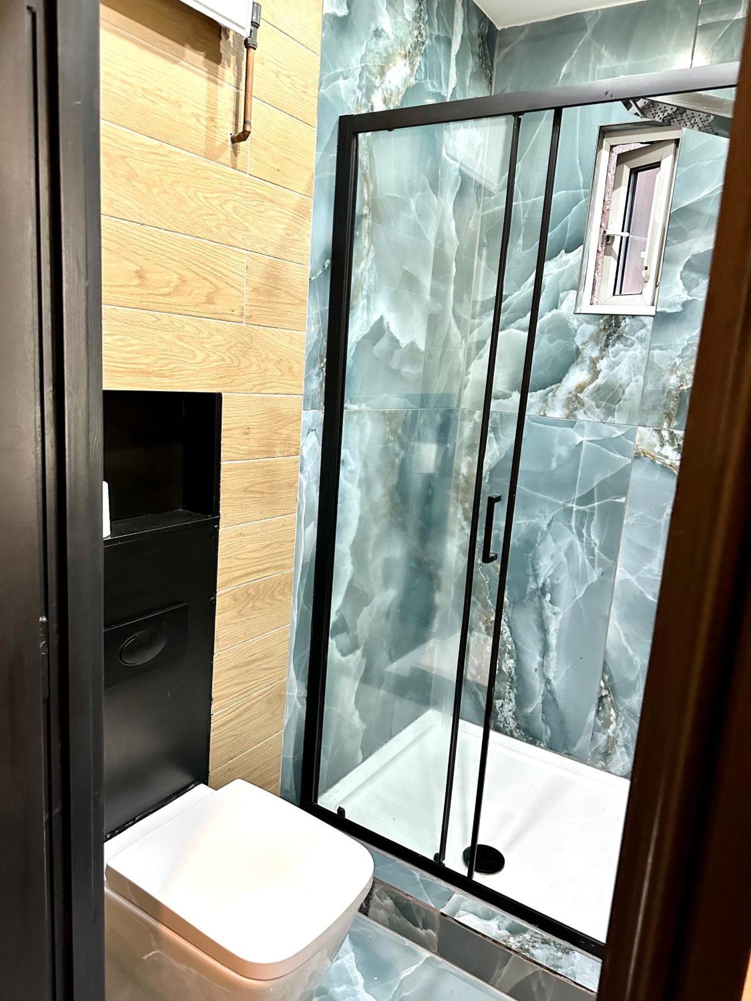 G Eighty Four Aparthotel London Bagian luar foto