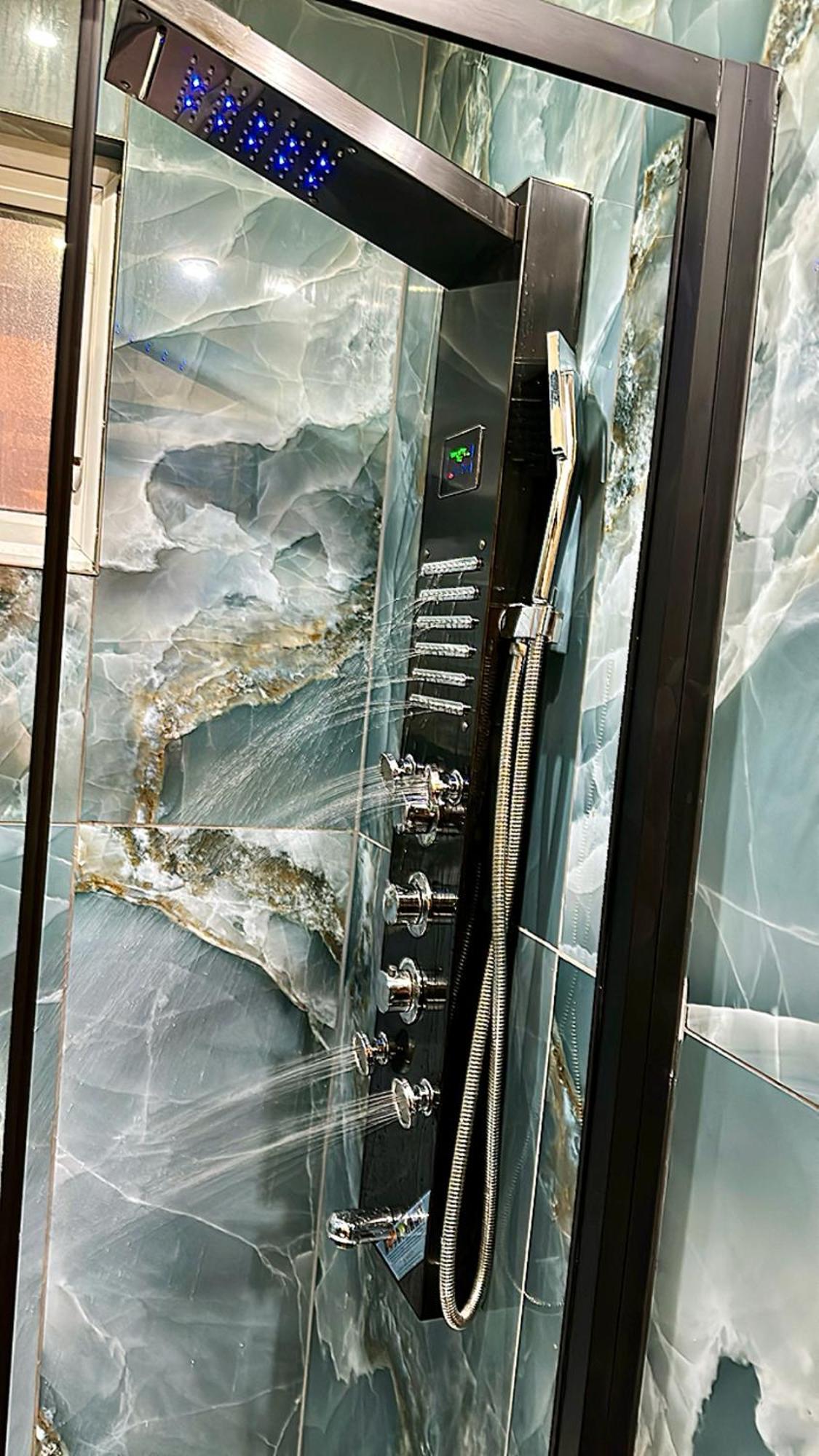 G Eighty Four Aparthotel London Bagian luar foto