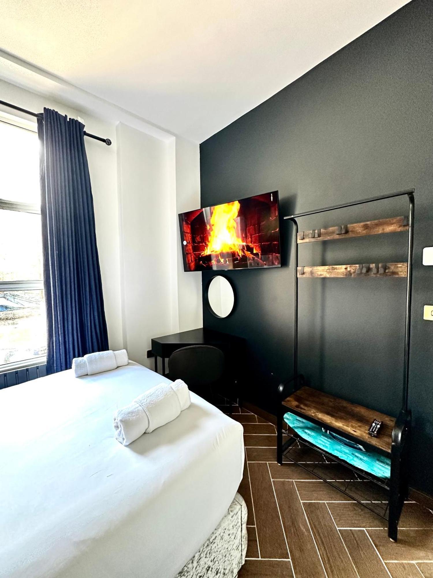 G Eighty Four Aparthotel London Bagian luar foto